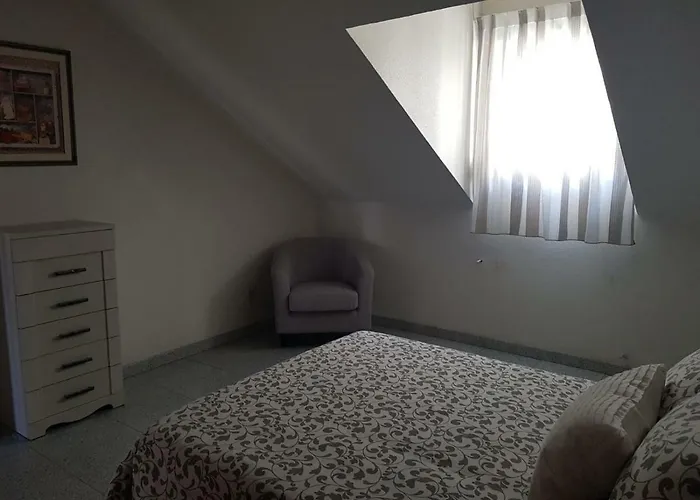 Telefonica Trece Lägenhet *